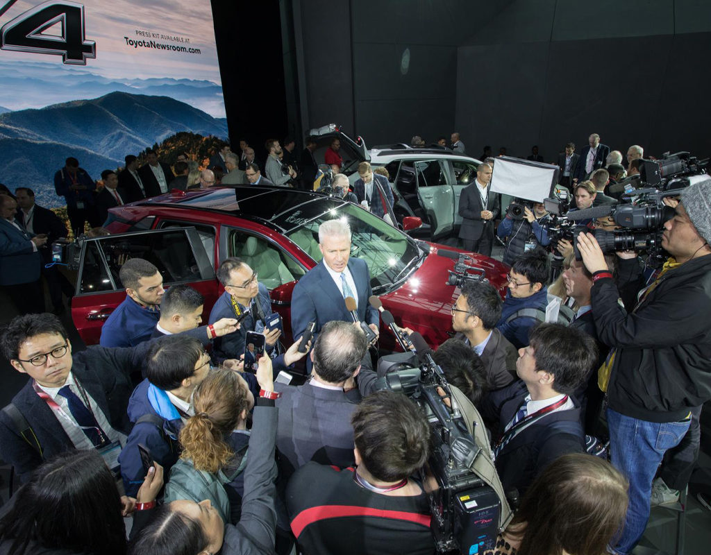 Conferencia de prensa en el NYIAS