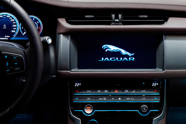 jaguar-xf-pantalla-jpg