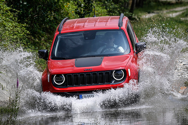 jeep-compass-renegade-4xe.jpg