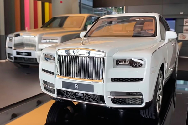 rolls-royce-cullinan-escala.jpg