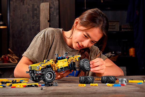 lego-technic-jeep-wrangler.jpg